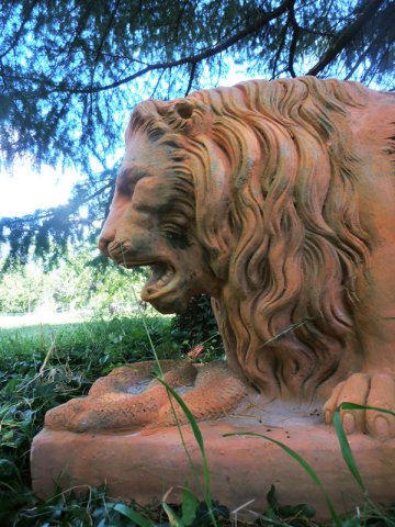 sculpture-lion