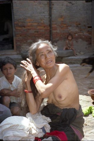 nepal--femme-